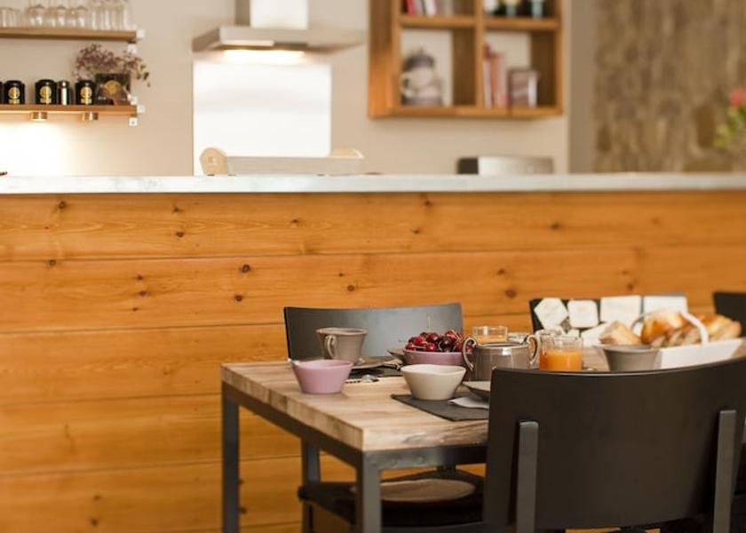 Nouvelle-Aquitaine Bordeaux Breakfast Area