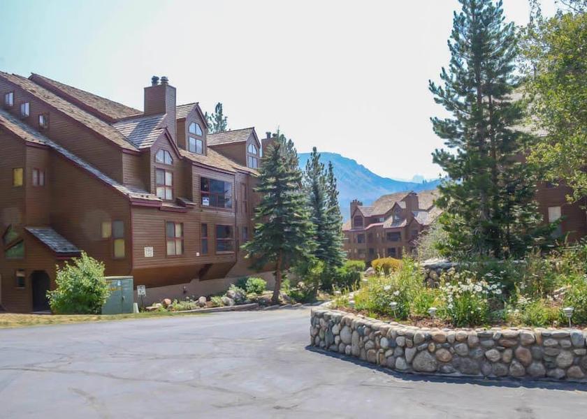 California Mammoth Lakes Exterior Detail