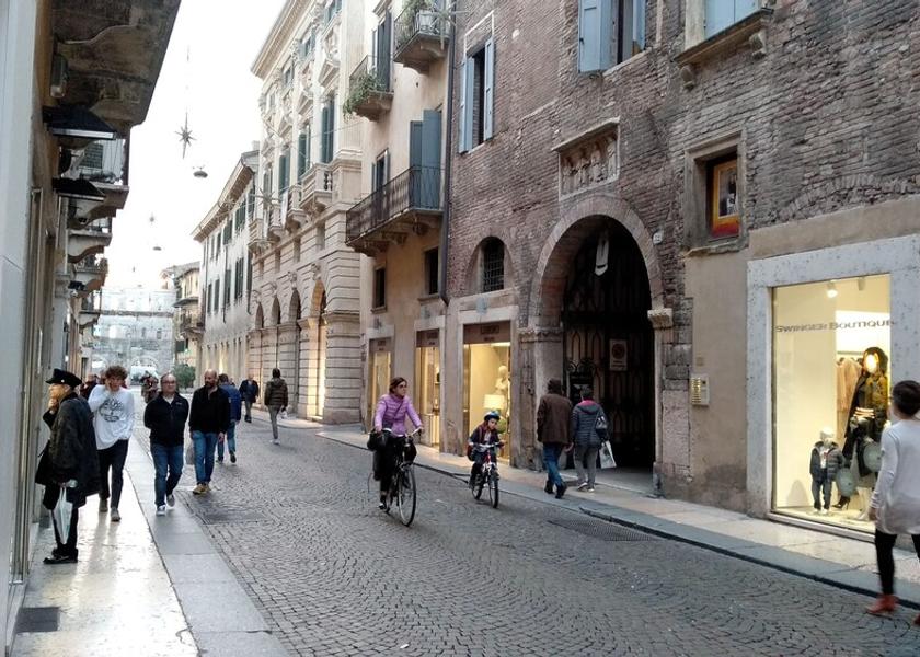 Veneto Verona Entrance