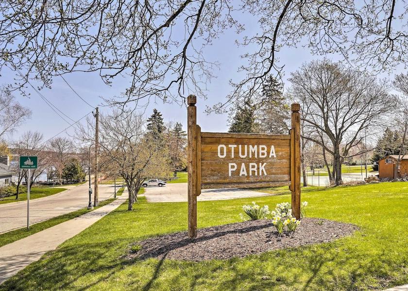 Wisconsin Sturgeon Bay Interior Entrance