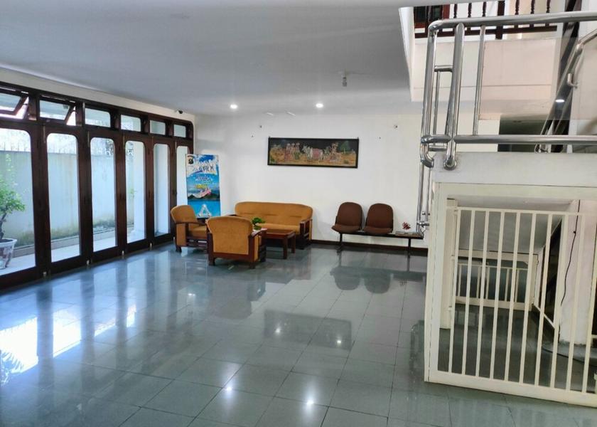  Medan Interior Entrance