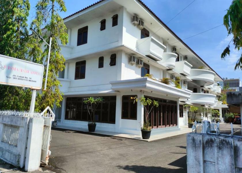  Medan Exterior Detail