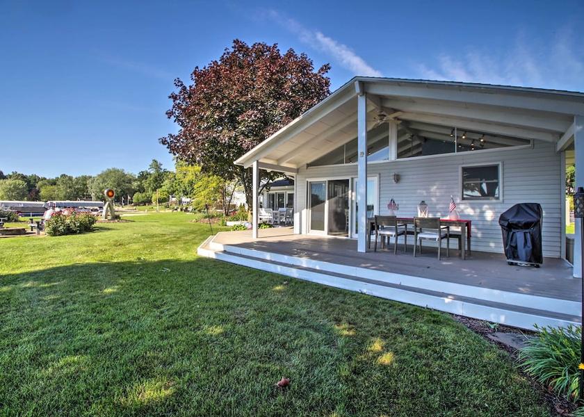 Michigan Benton Harbor Interior Entrance