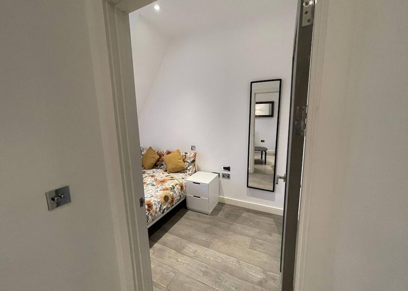 England Slough Room