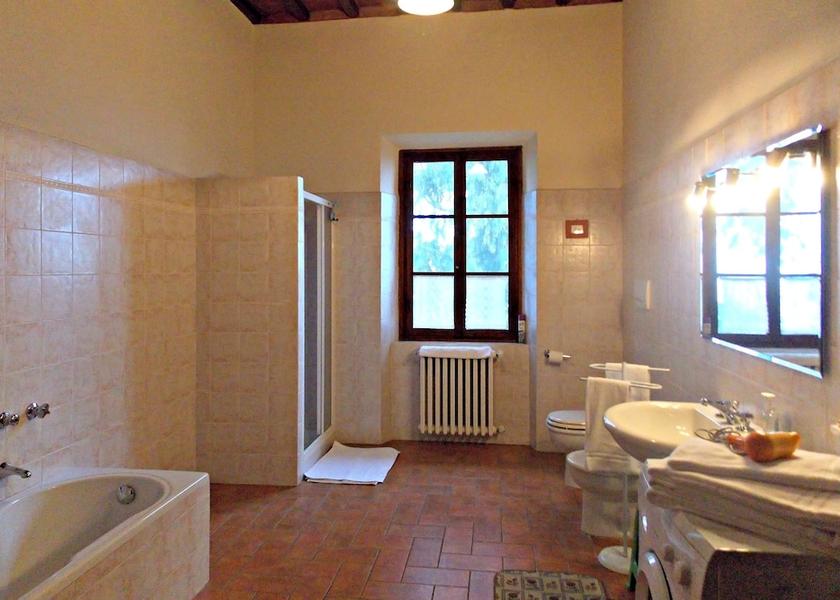 Tuscany Vicchio Bathroom
