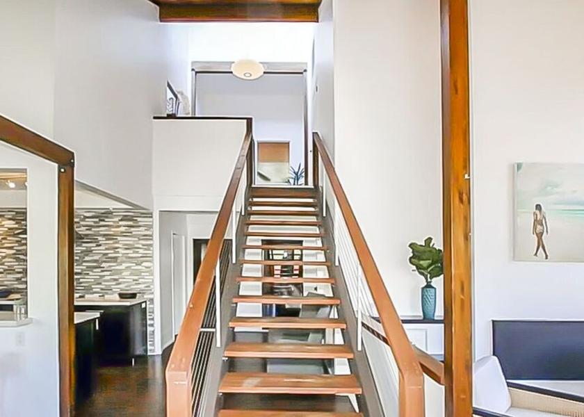 California Agoura Hills Interior Entrance