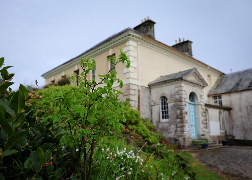 England Lifton Facade