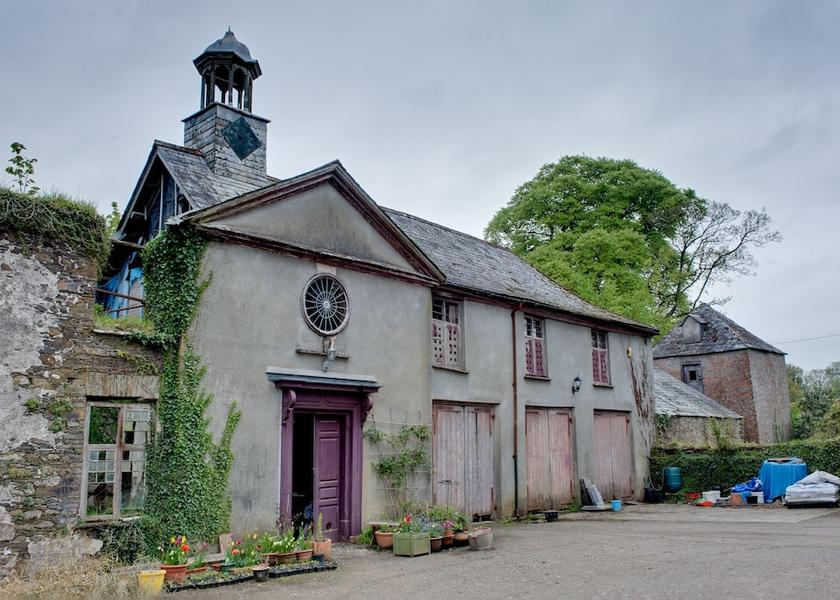 England Lifton Facade