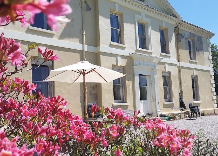 England Lifton Facade