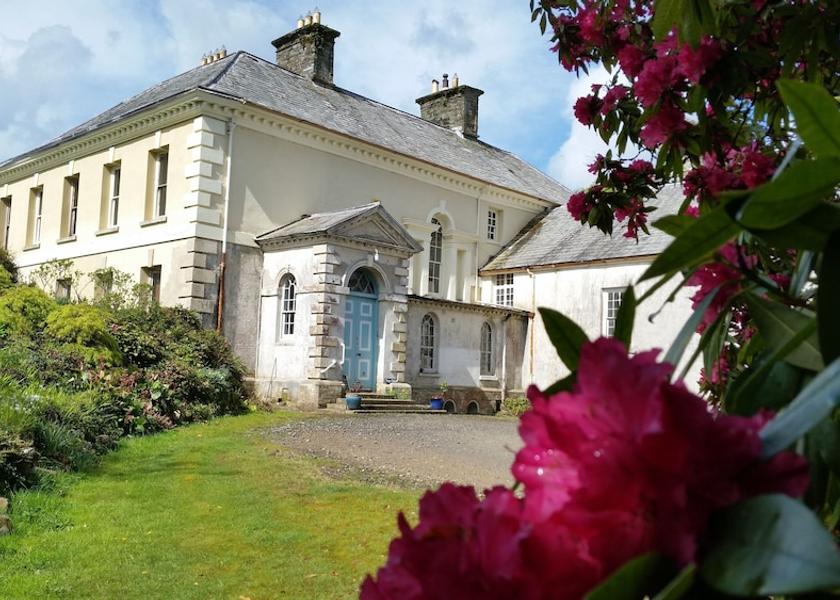 England Lifton Facade