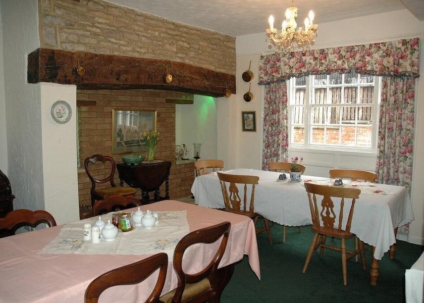 England Kettering Breakfast Area