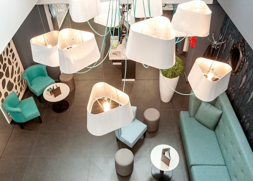 Nouvelle-Aquitaine Gradignan Interior Entrance