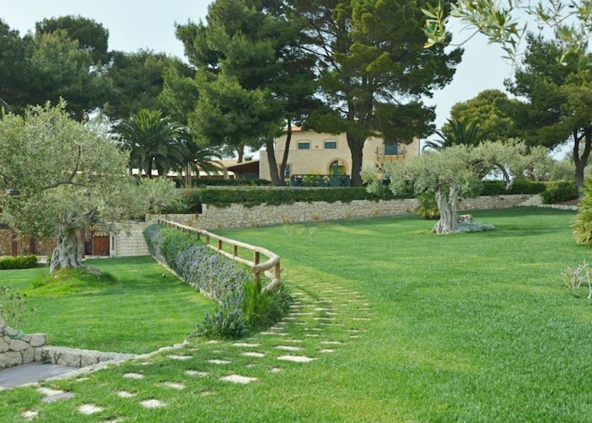 Sicily Licata Property Grounds