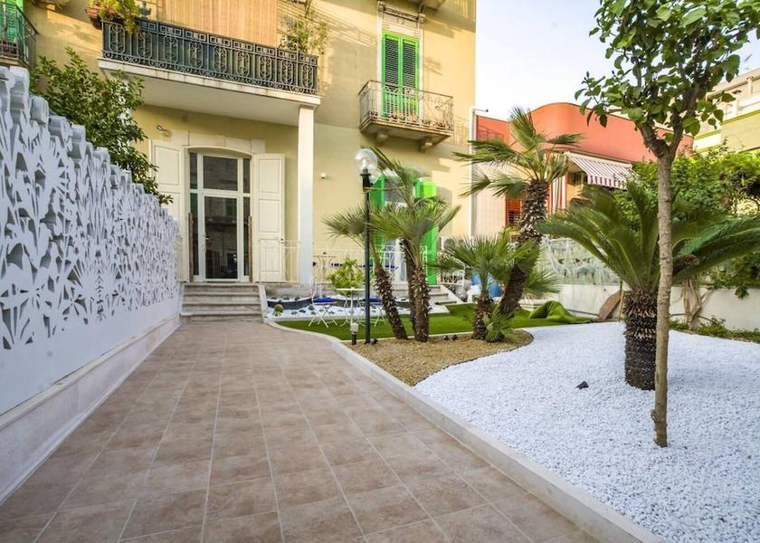 Puglia Giovinazzo Exterior Detail