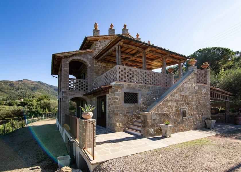 Tuscany Castiglion Fiorentino Exterior Detail