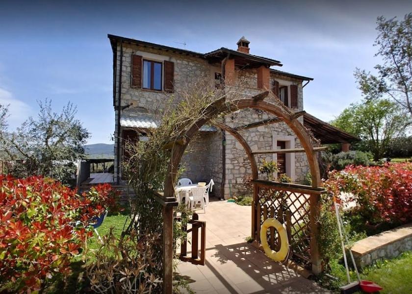 Umbria Baschi Facade