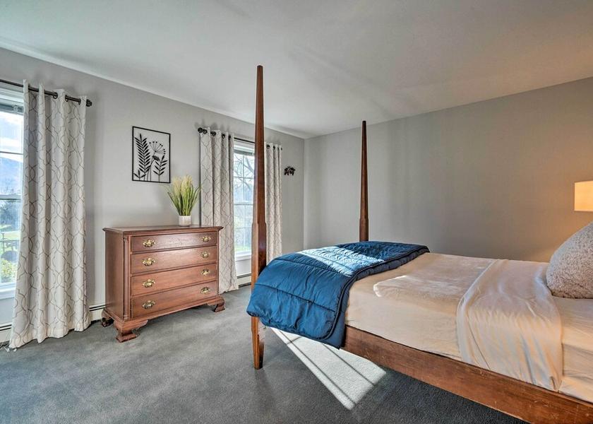 Vermont Manchester Center Interior Entrance