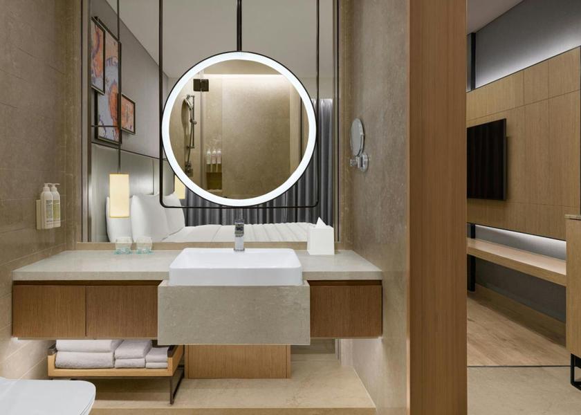 Maharashtra Navi Mumbai Deluxe Guest Room, 1 King, Courtyard View
