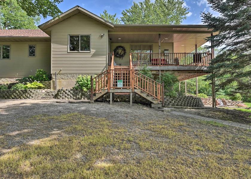 Minnesota Spicer Interior Entrance