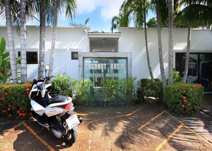 Phuket Province Rawai Parking