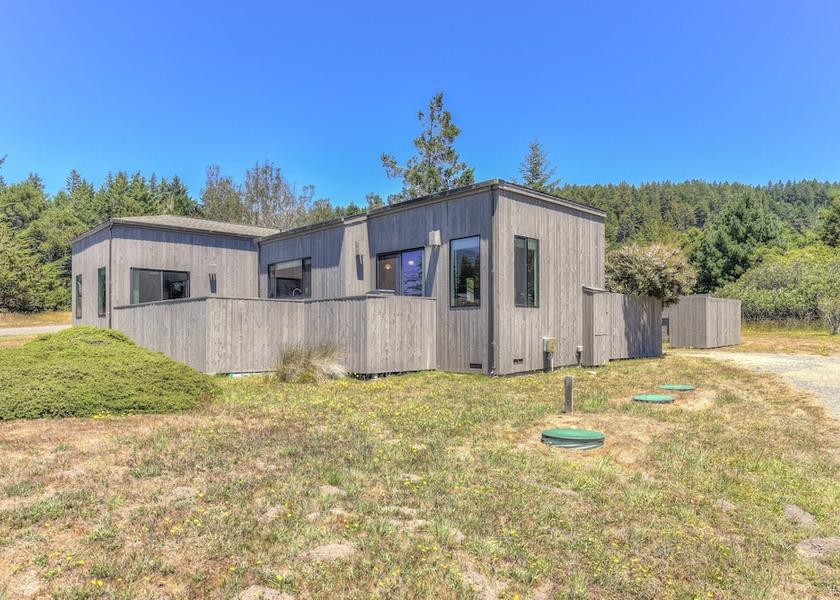 California sea ranch Exterior Detail