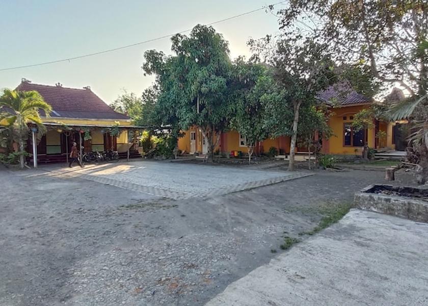 Central Java Mungkid Exterior Detail