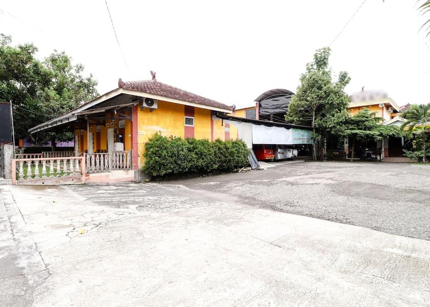 Central Java Mungkid Property entrance