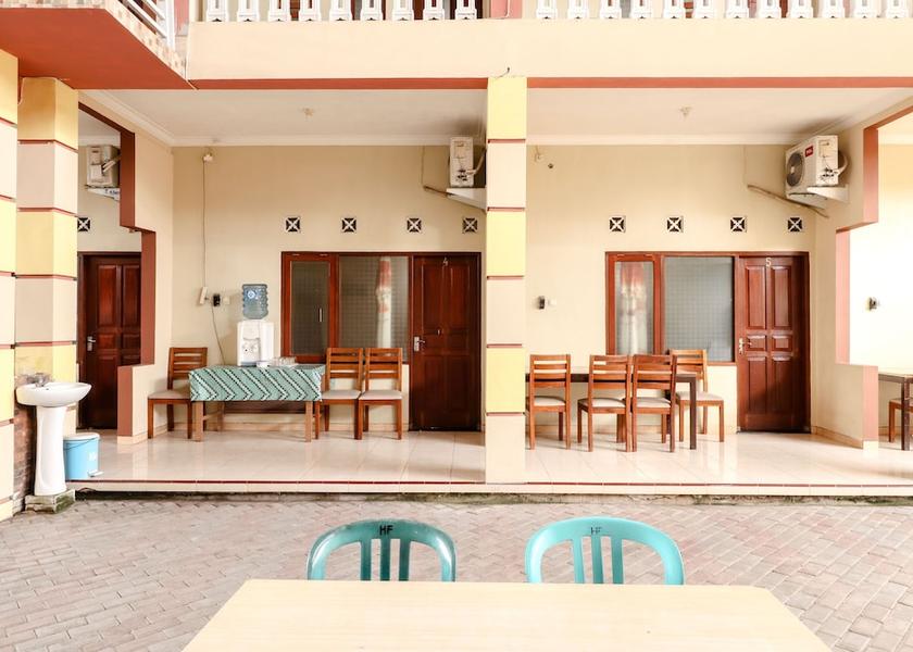 Central Java Mungkid Lobby sitting area
