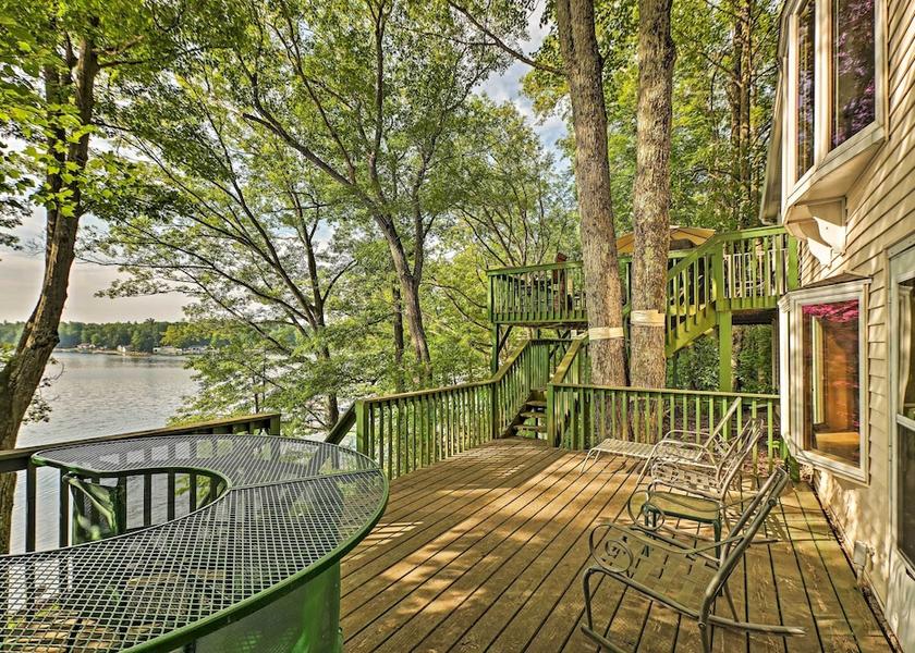 Illinois Le Roy Interior Entrance