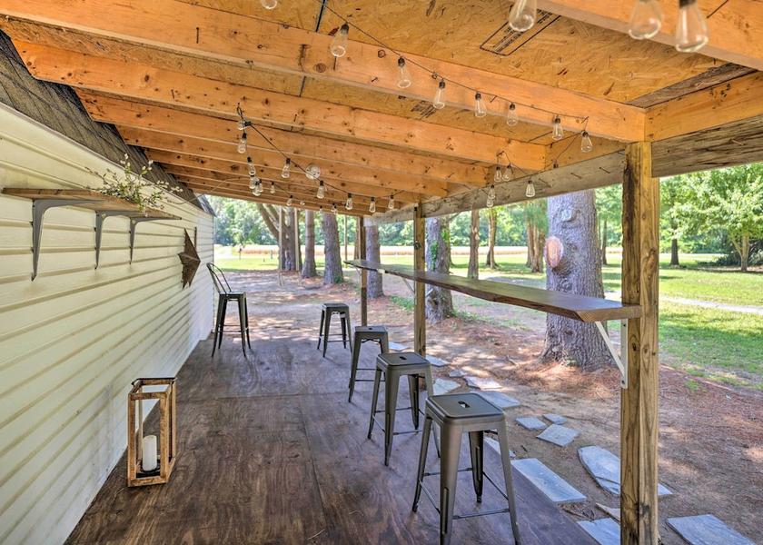 Virginia Reedville Interior Entrance