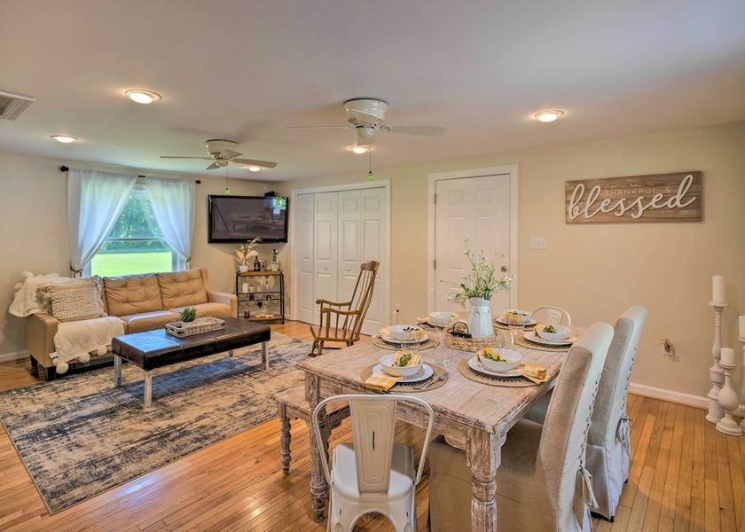 Virginia Reedville Interior Entrance