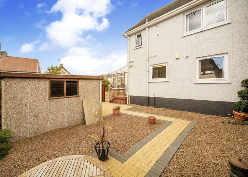 Scotland Prestonpans Property Grounds
