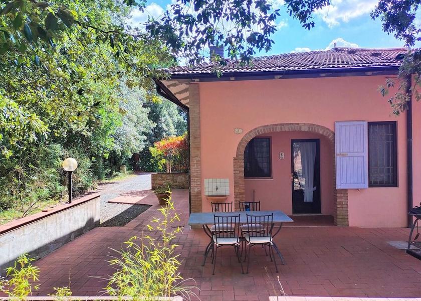 Tuscany Gambassi Terme Dining Area
