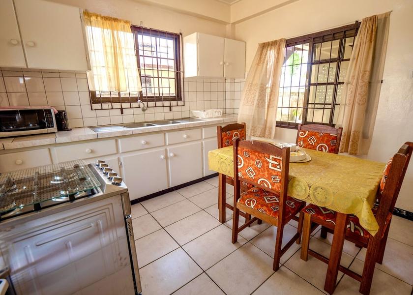  Paramaribo Kitchen