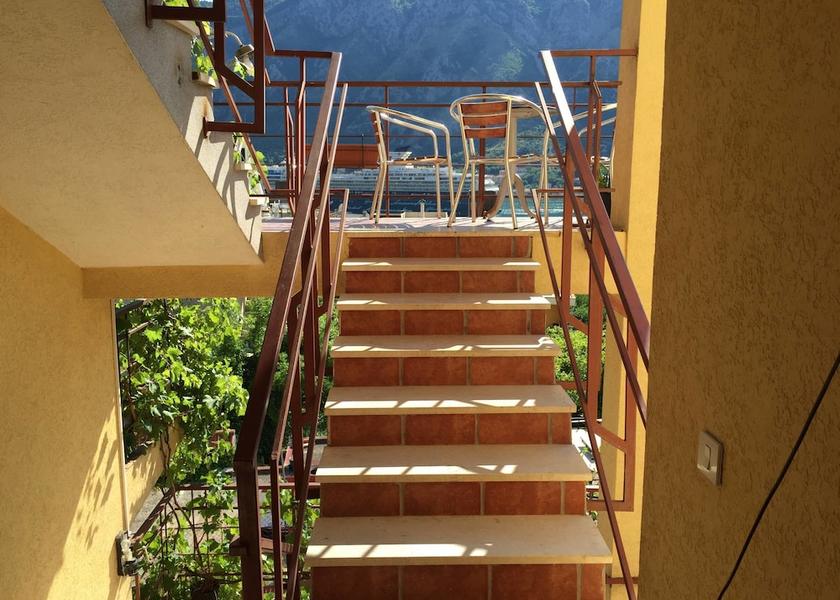  Kotor Terrace