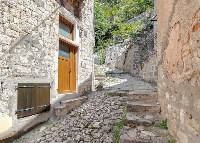  Kotor Facade