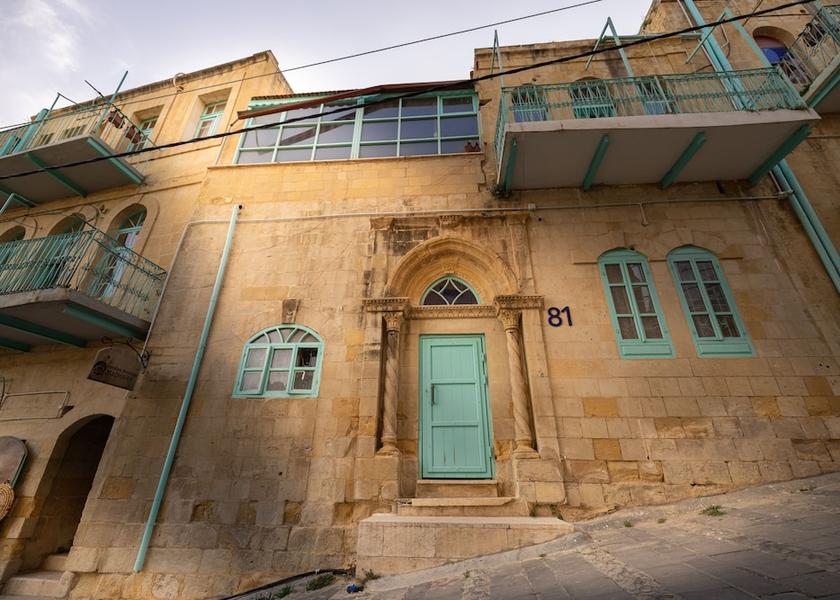 Salt Facade