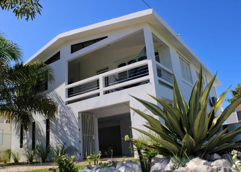  Isabela Facade