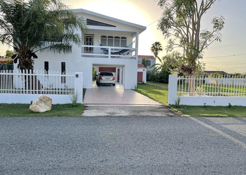  Isabela Primary image