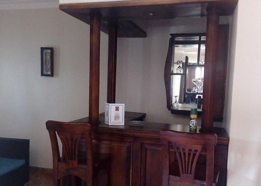  Livingstone Interior Entrance