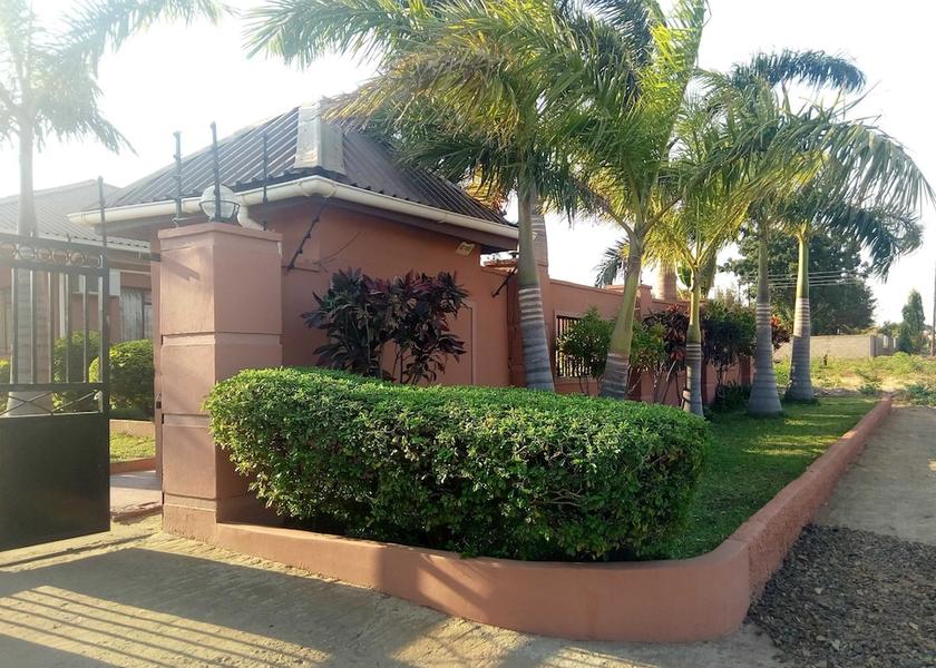  Livingstone Exterior Detail