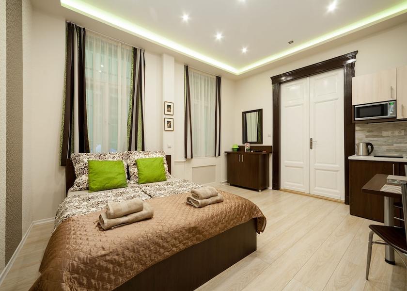  Budapest Room