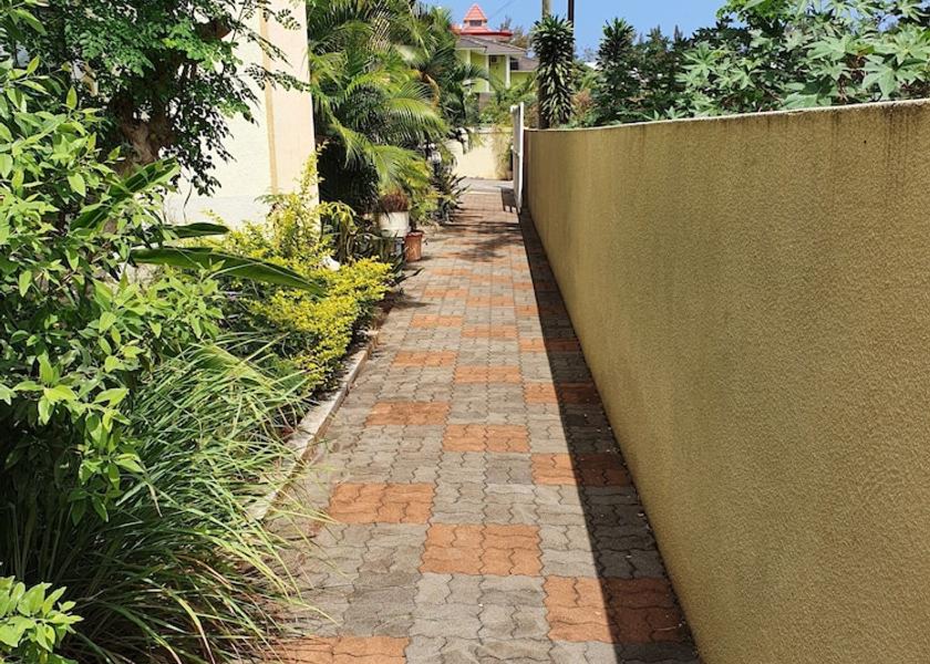 MU Flic-en-Flac Property Grounds