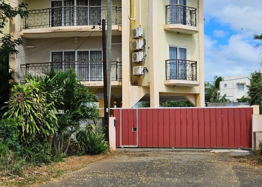 MU Flic-en-Flac Exterior Detail