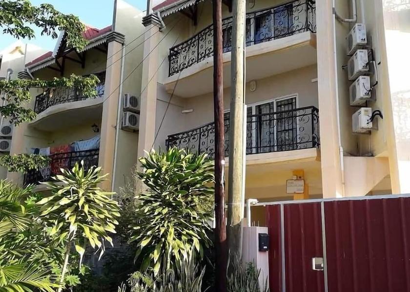 MU Flic-en-Flac Exterior Detail