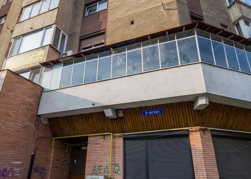  Brasov Exterior Detail