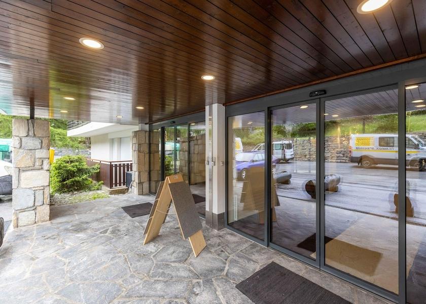 Valais Crans-Montana Reception