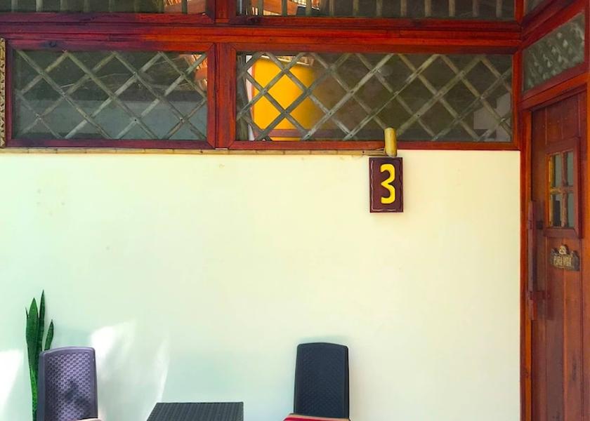 Limon Cahuita Exterior Detail