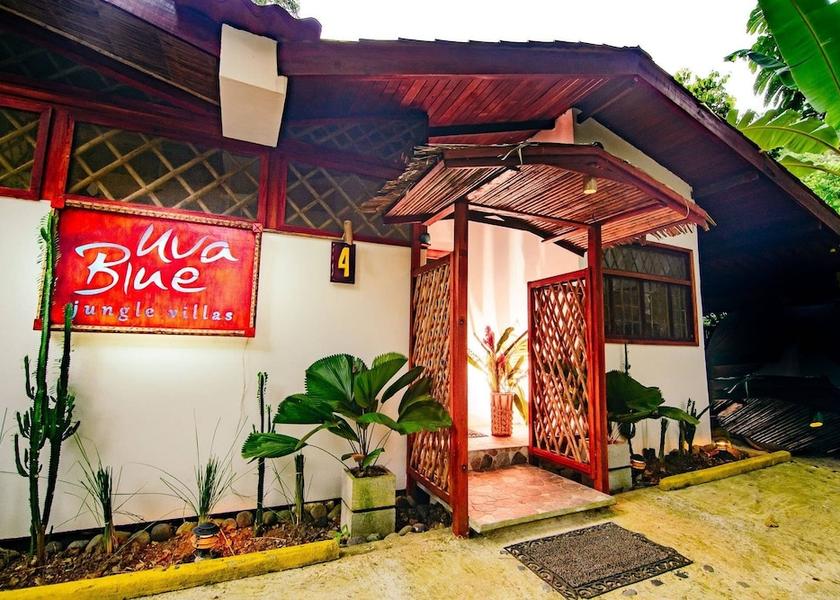 Limon Cahuita Exterior Detail