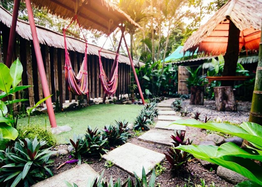 Limon Cahuita Property Grounds